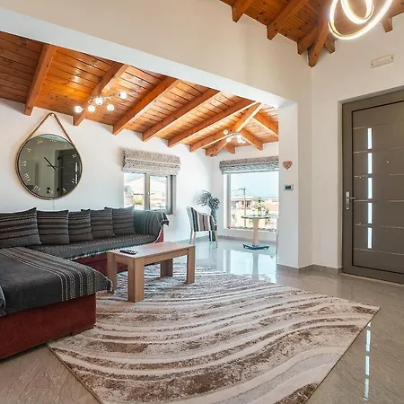 Nikolaos 2 Villa