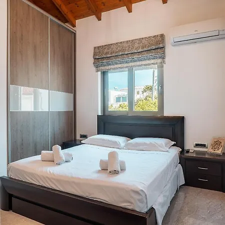 Nikolaos 2 * Rhodes City